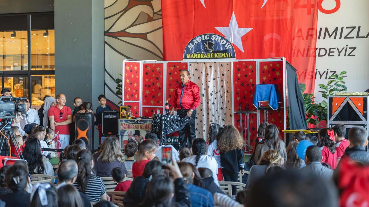 Cumhuriyet’in 102. Yılı Rüya 48 Outlet Avm’de Coşkuyla Kutlandı 3